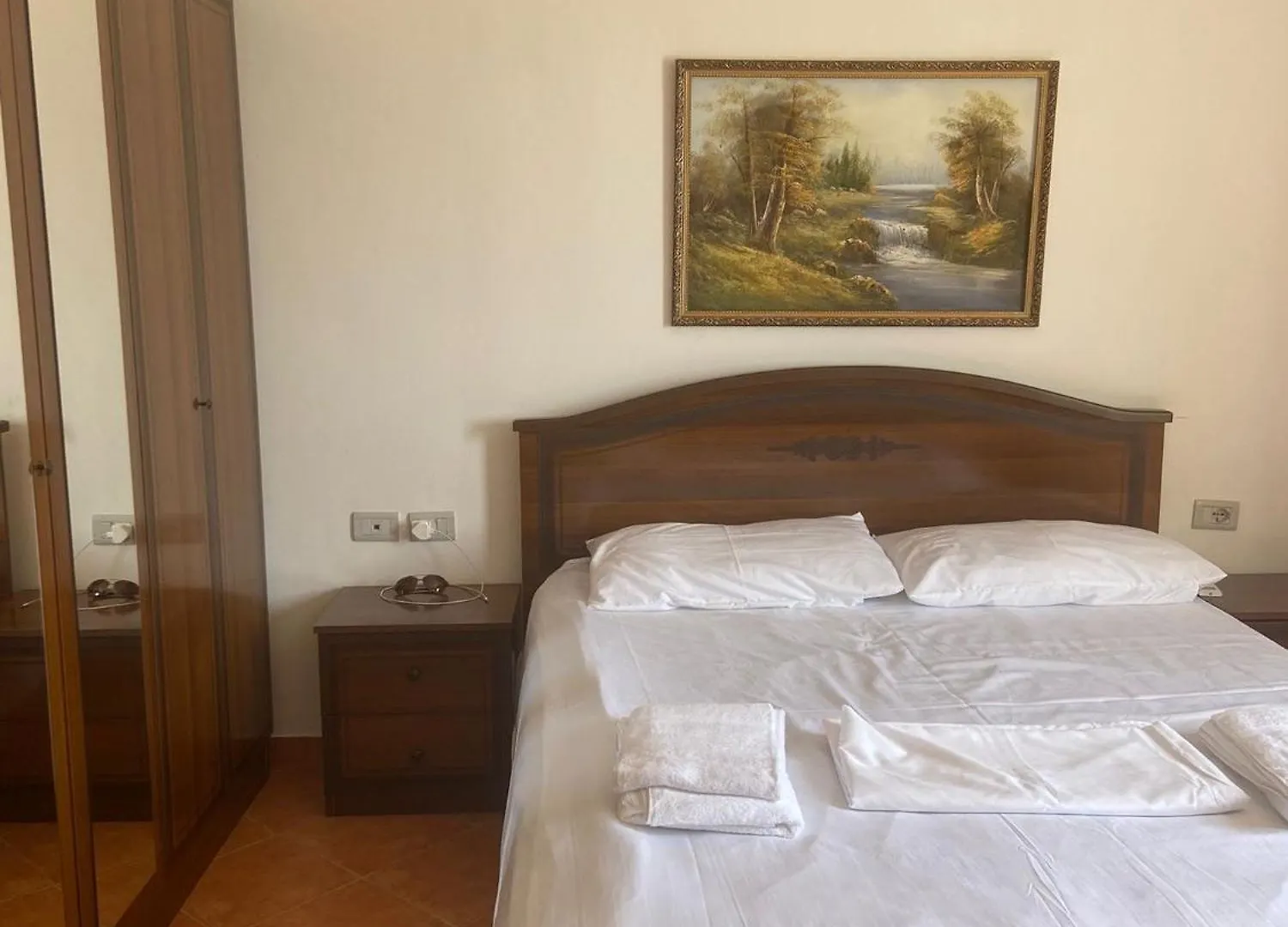 Tie Vlore Beachside Apartment Albania